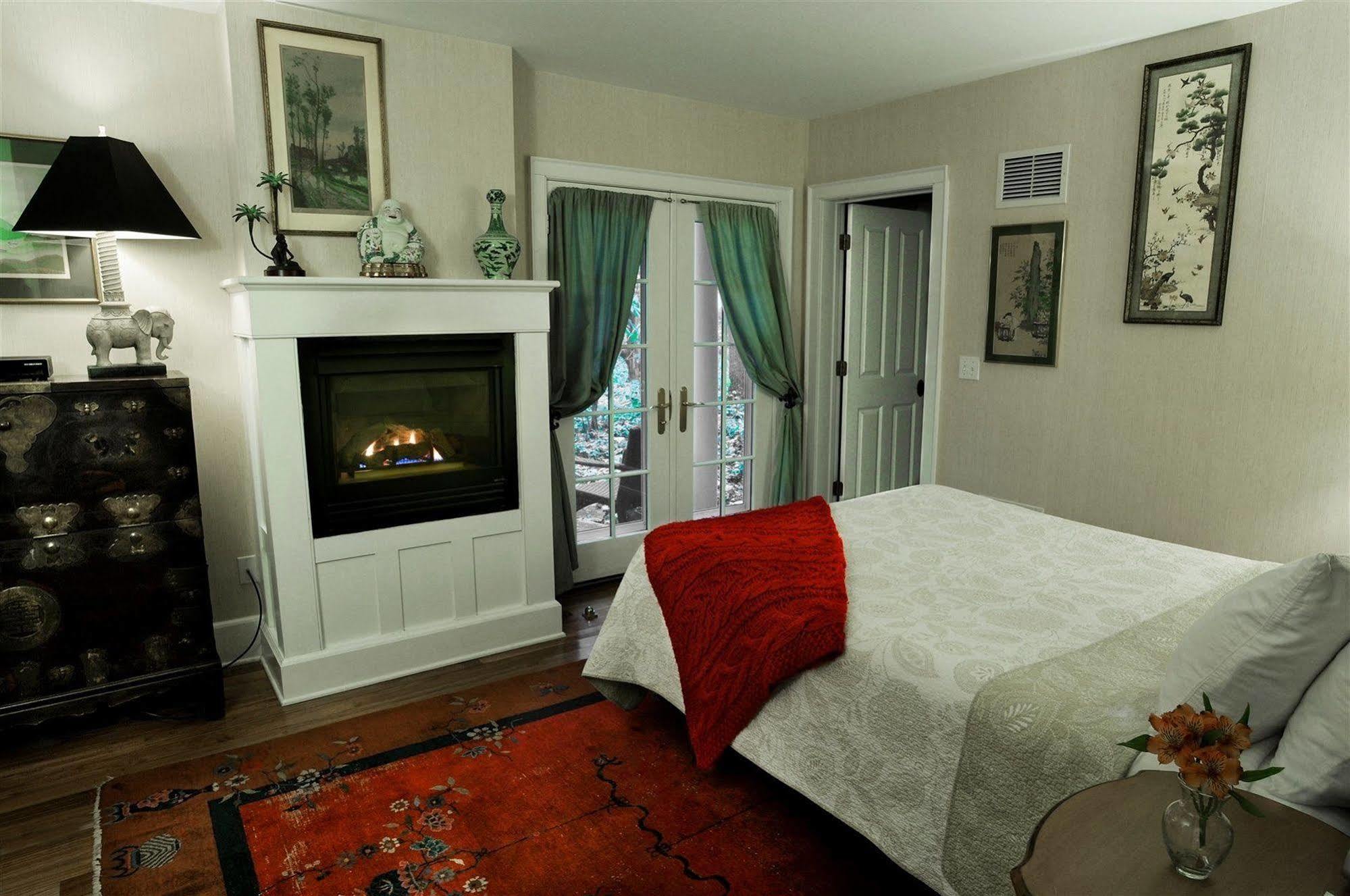Buttermilk Falls Inn & Spa Milton Buitenkant foto